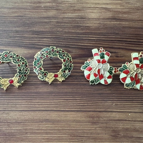 Gold Tone Stud Earrings Candy Canes Bow And Red & Green Wreath Christmas Holiday - Picture 1 of 10